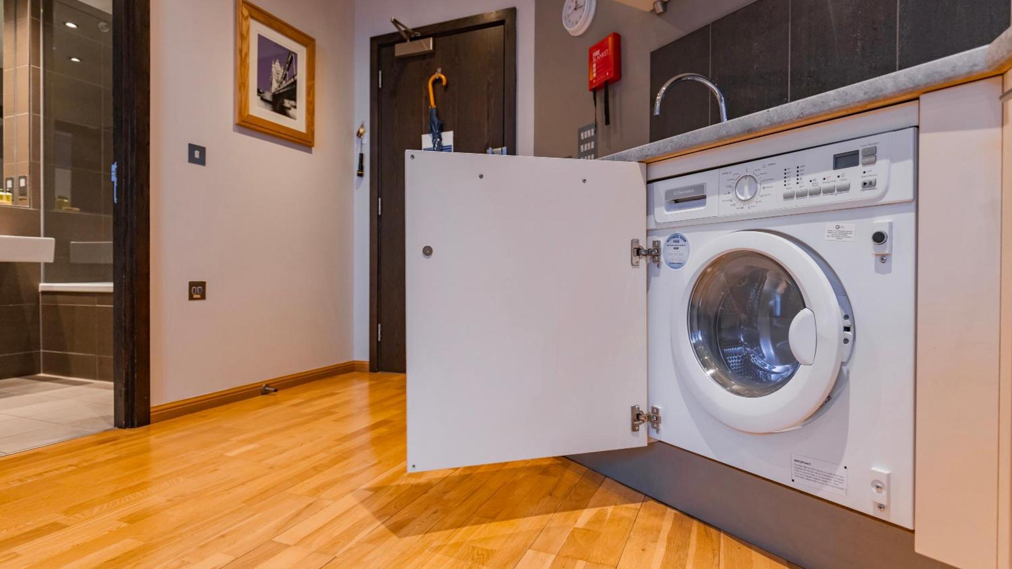 Cannon Street Serviced Apartments By Lovelystay ลอนดอน ภายนอก รูปภาพ