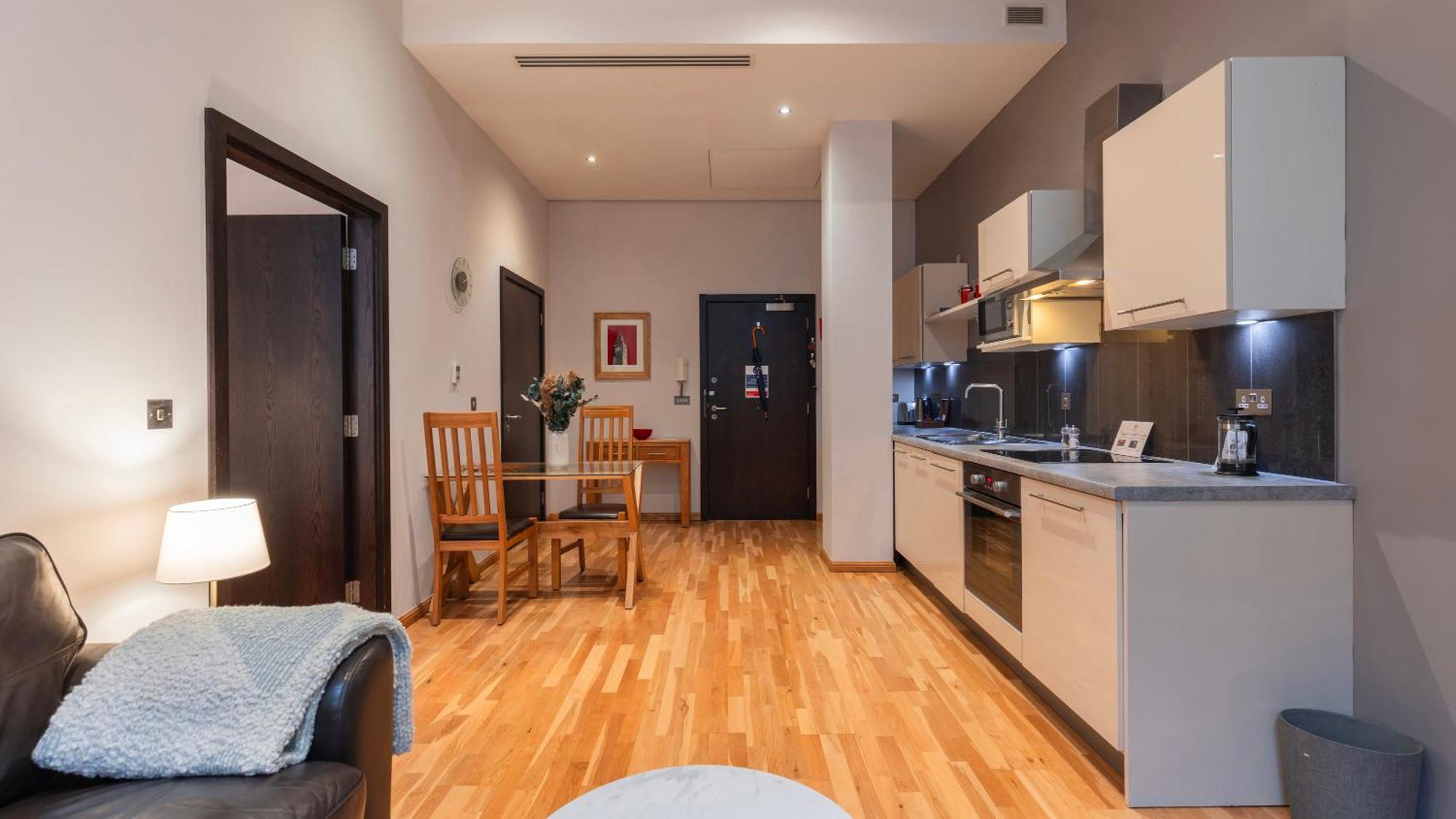 Cannon Street Serviced Apartments By Lovelystay ลอนดอน ภายนอก รูปภาพ