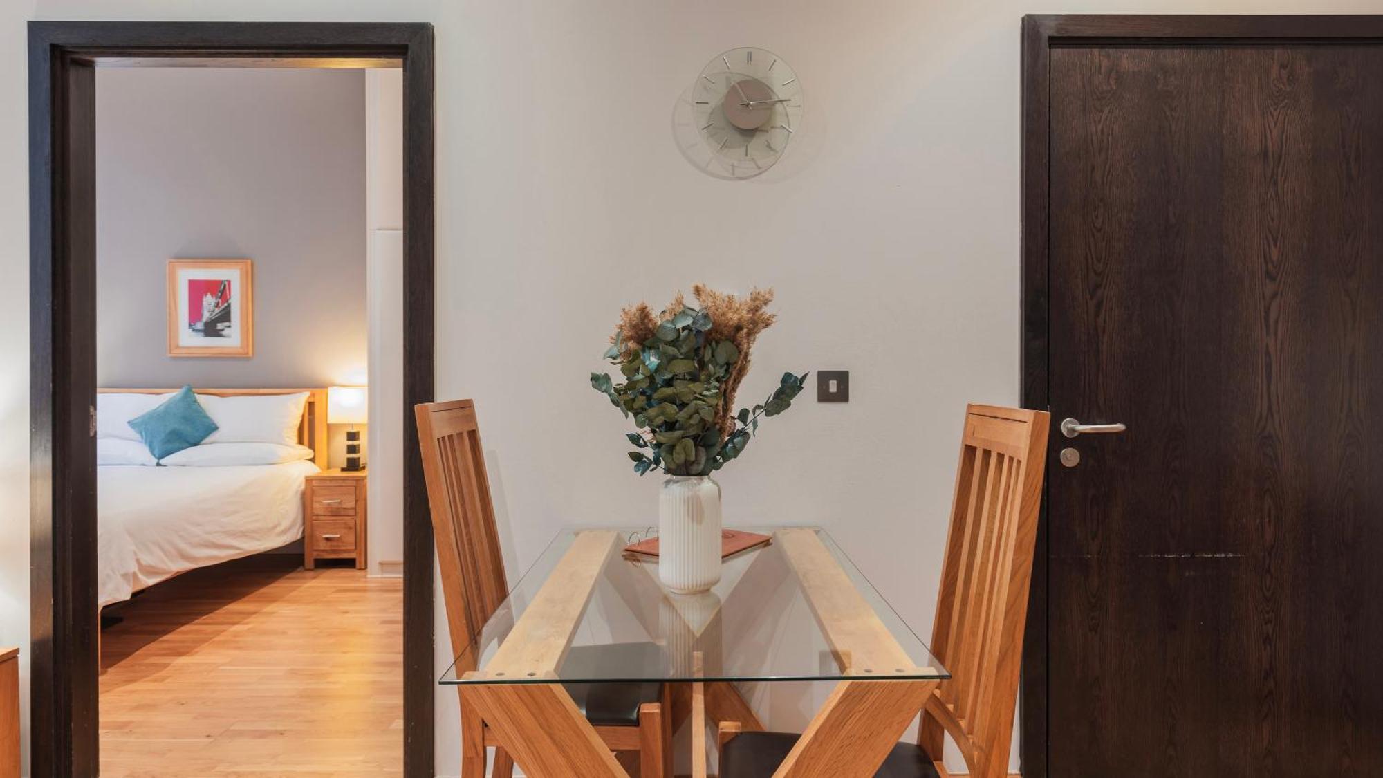 Cannon Street Serviced Apartments By Lovelystay ลอนดอน ภายนอก รูปภาพ