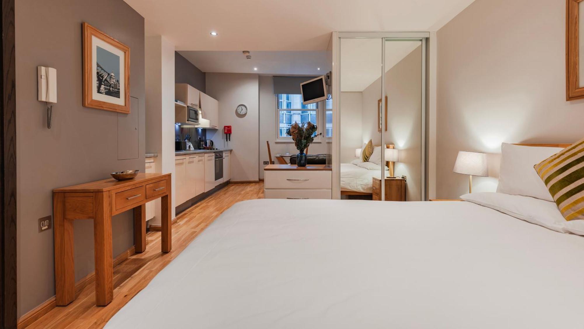 Cannon Street Serviced Apartments By Lovelystay ลอนดอน ภายนอก รูปภาพ