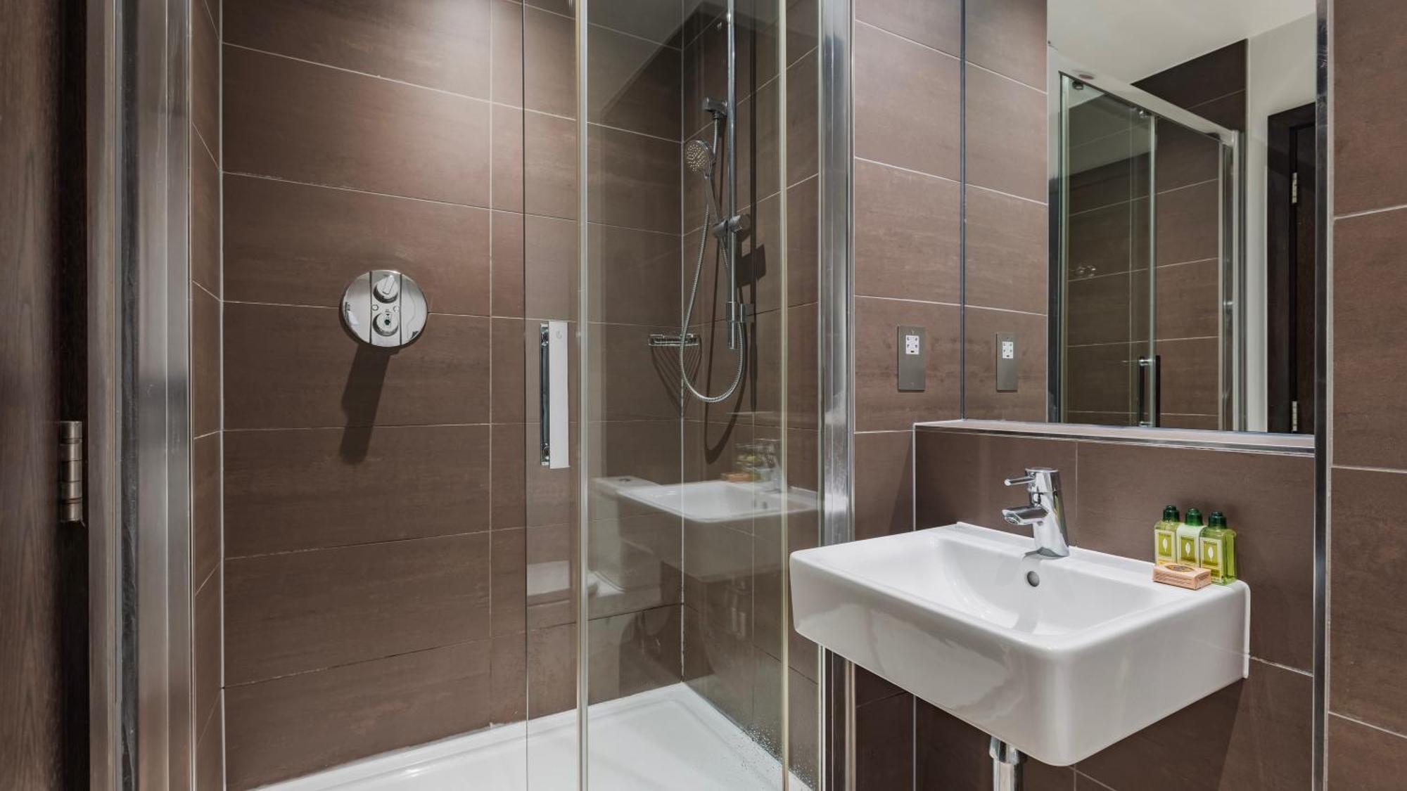 Cannon Street Serviced Apartments By Lovelystay ลอนดอน ภายนอก รูปภาพ
